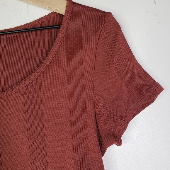 American Eagle Textured Stripe Baby Tee S Cropped Rust Raisin Brown - Picture 2 of 5